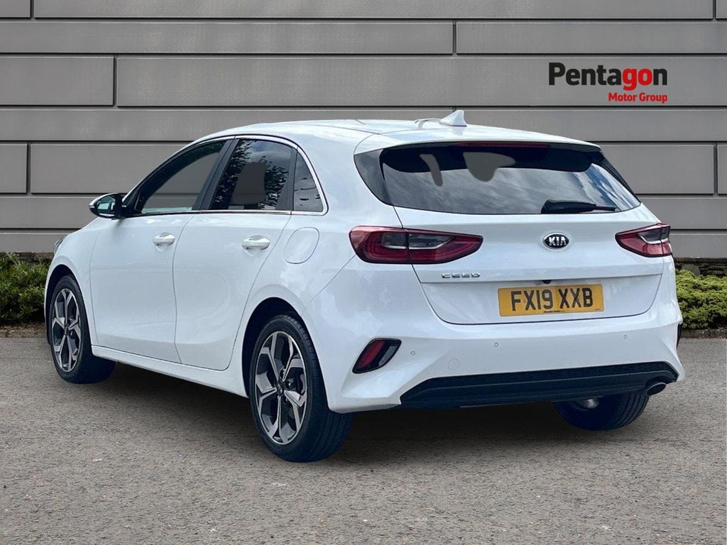 Kia Ceed 1.4 T Gdi 3 Hatchback Dct Euro 6 Ss White #2