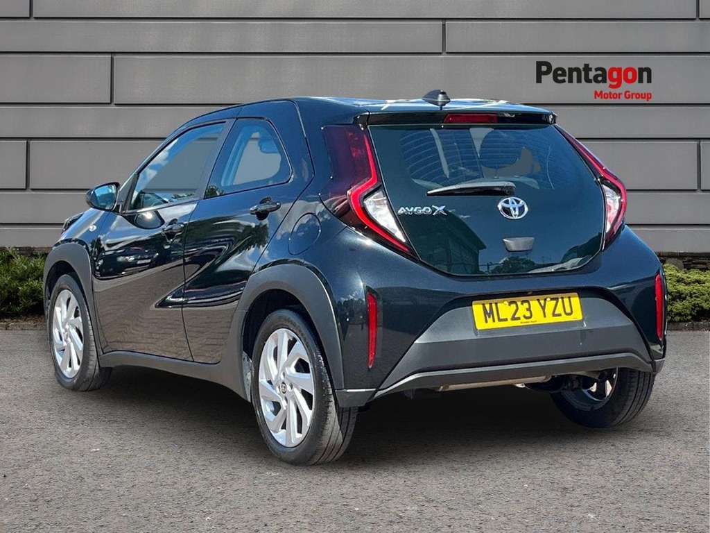 Toyota Aygo X 1.0 Vvt I Pure Hatchback Euro 6 Black #2