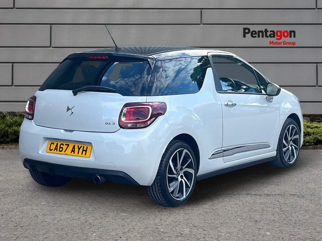 DS DS 3 1.2 Puretech Connected Chic Hatchback M White #4