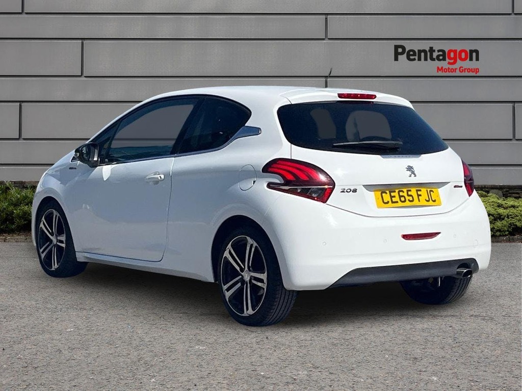 Peugeot 208 1.6 Bluehdi Gt Line Hatchback Eu White #2