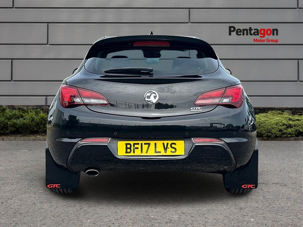 Vauxhall Astra GTC 1.4I Turbo Sri Coupe 140 Ps White #14