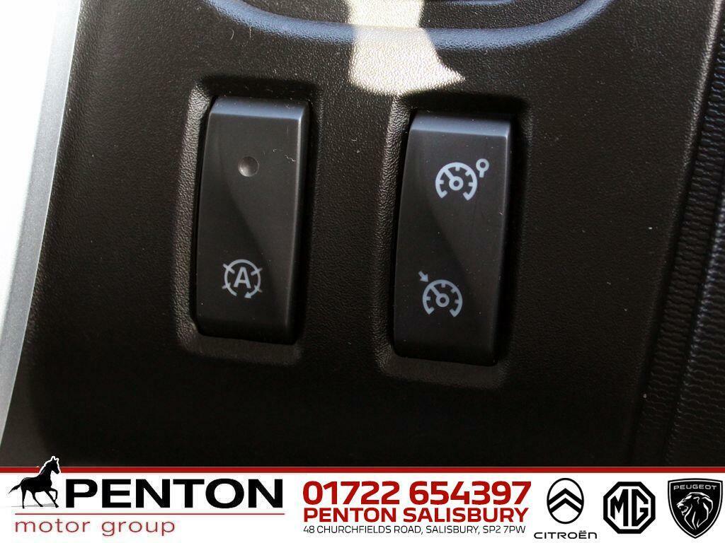 Renault Trafic 2.0 Dci Energy 30 Business Swb Standard Roof Euro White #9