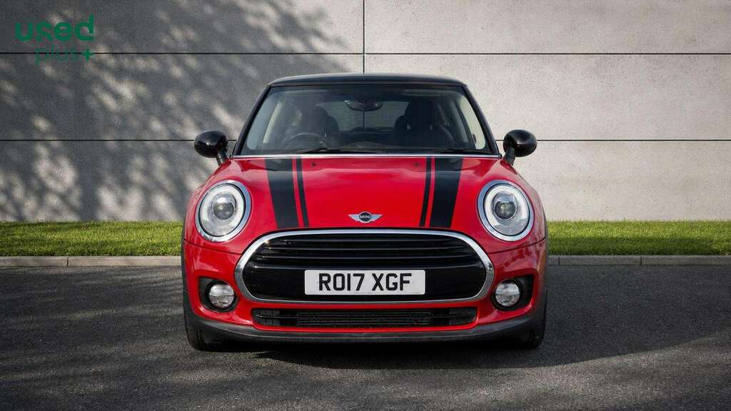 Mini Clubman 1.5 Cooper 6Dr Red #2