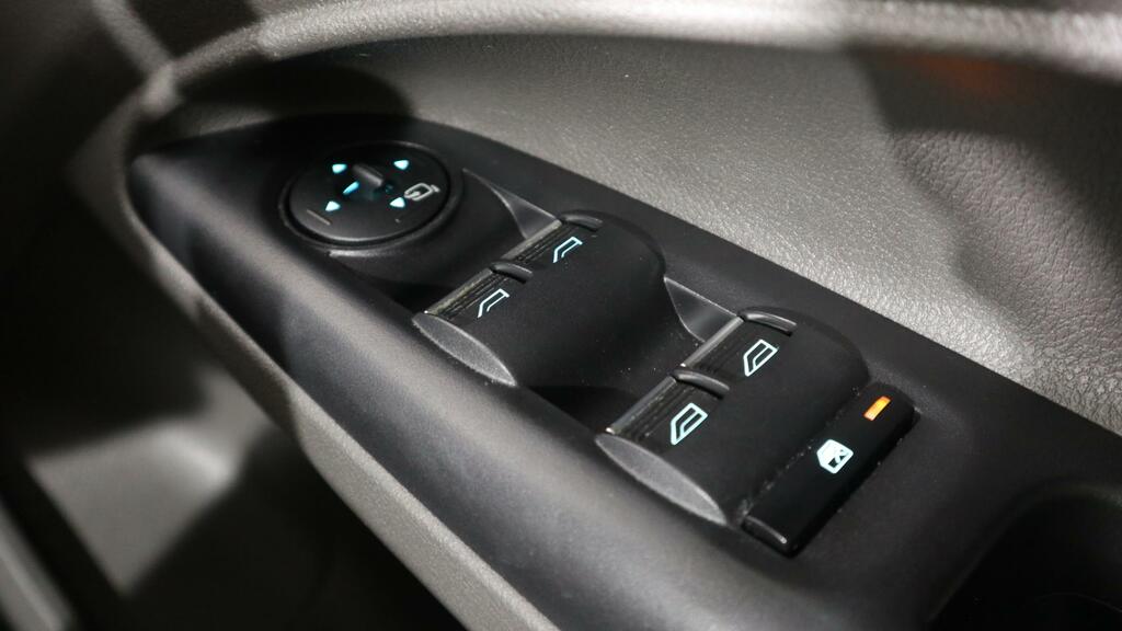 Ford Grand Tourneo Connect 1.5 Ecoblue 120 Zetec Blue #40