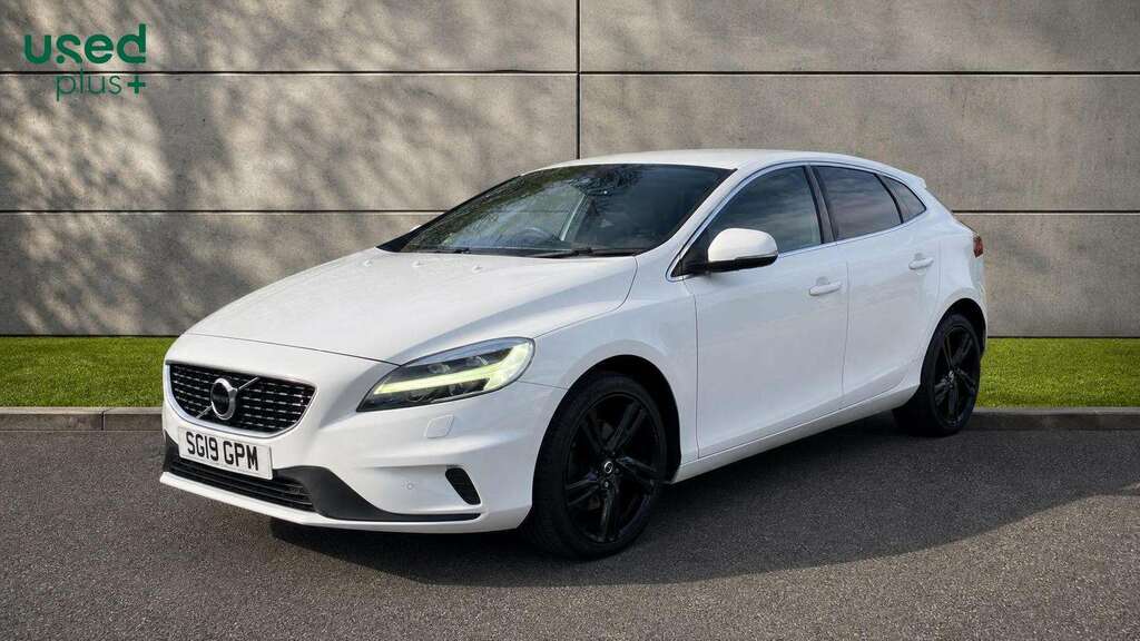 Volvo V40 T2 122 R Design Edition SG19GPM White #3