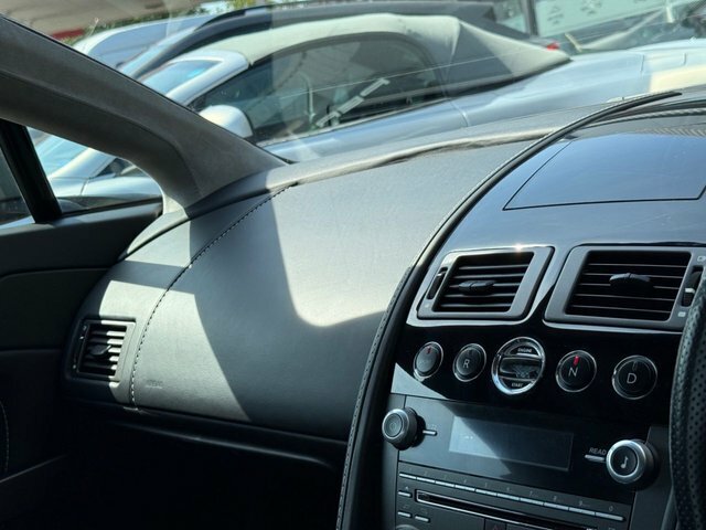 Aston Martin Vantage V8 S Roadster Euro 6 2-Door #32