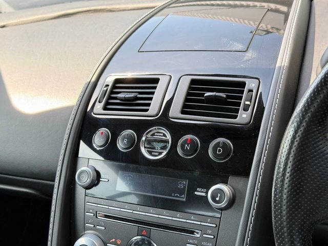 Aston Martin Vantage V8 S Roadster Euro 6 2-Door #25
