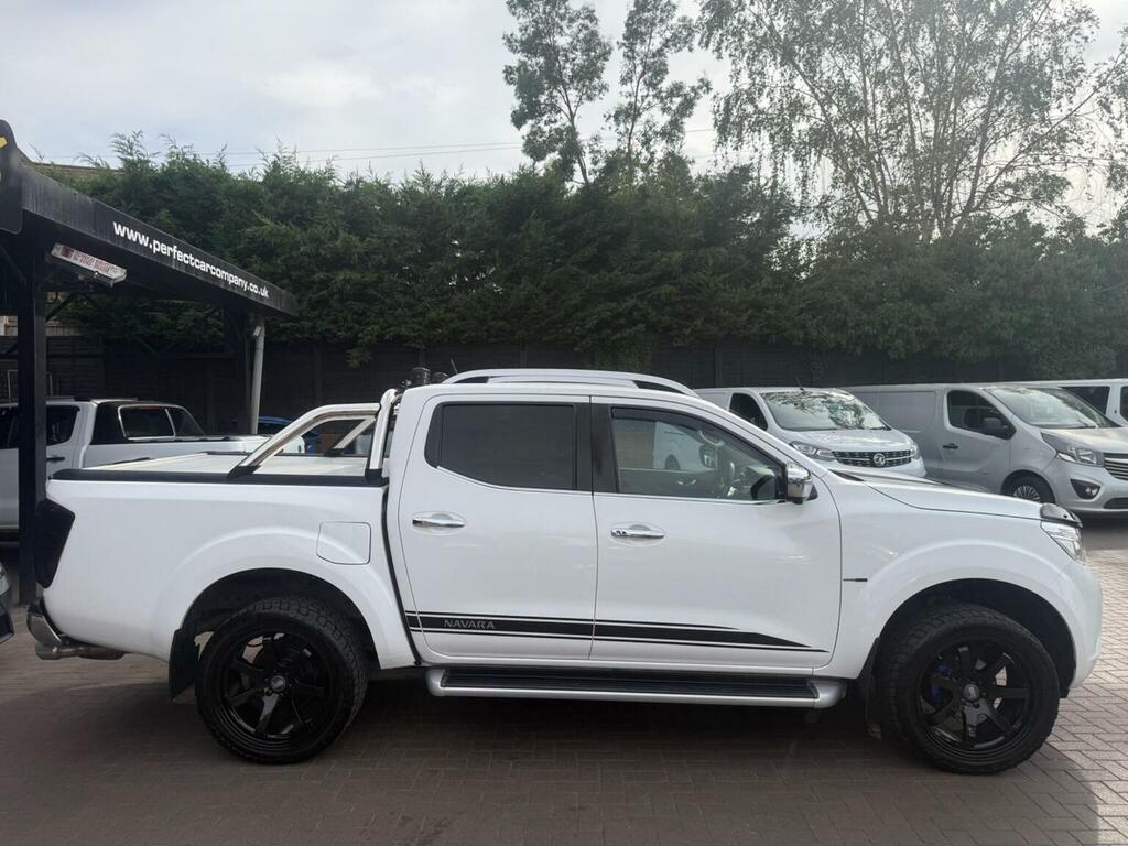 Nissan Navara 2.3 Dci Tekna Pickup Double Cab 4W White #9