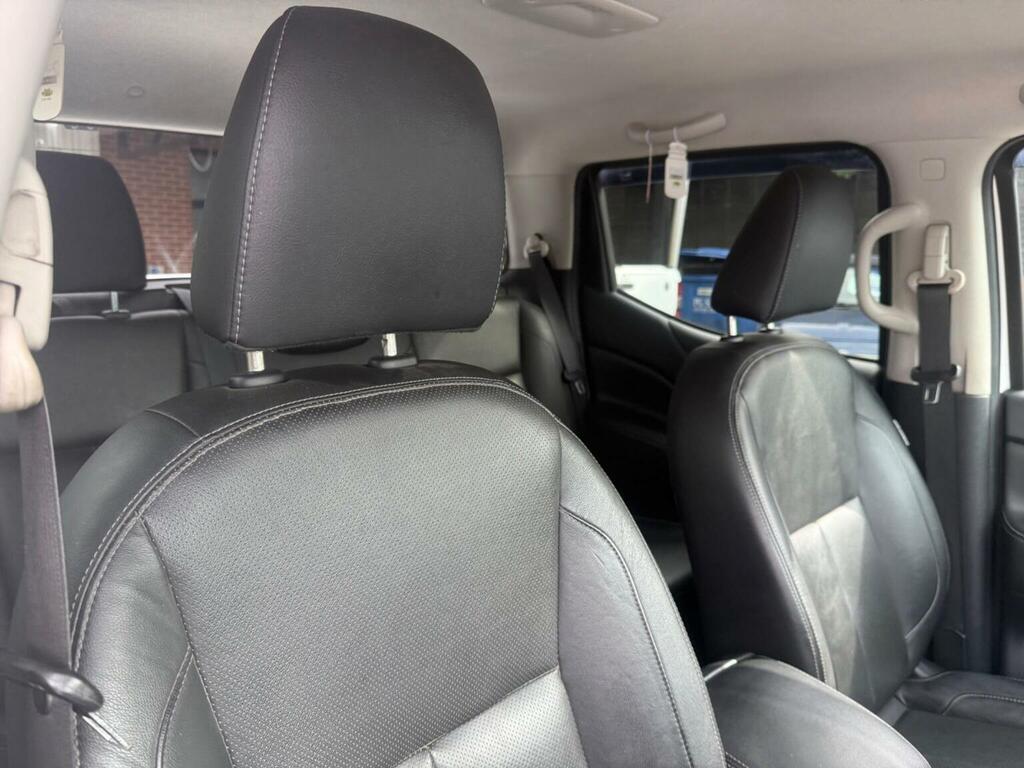 Nissan Navara 2.3 Dci Tekna Pickup Double Cab 4W White #11