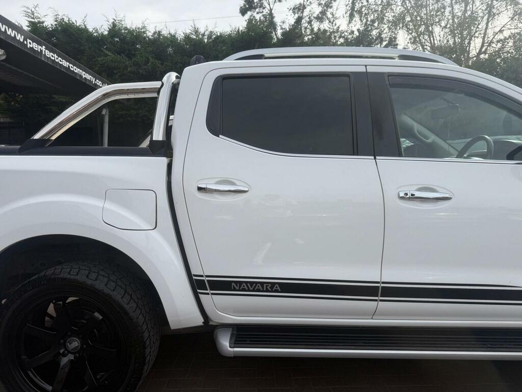 Nissan Navara 2.3 Dci Tekna Pickup Double Cab 4W White #23