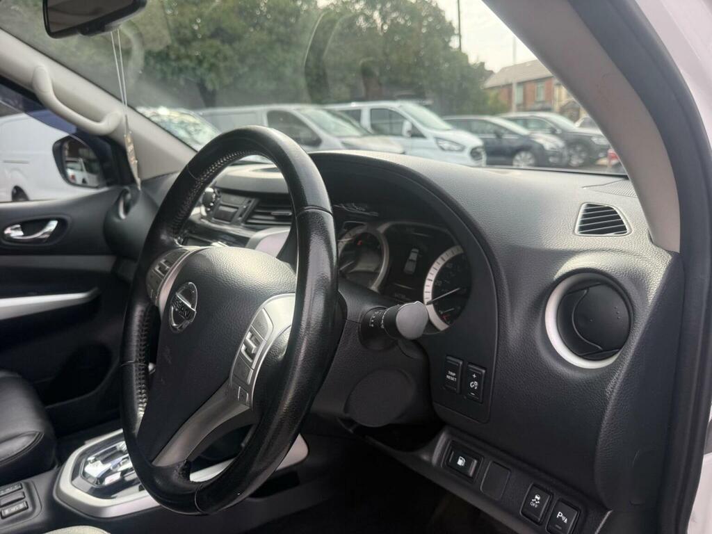 Nissan Navara 2.3 Dci Tekna Pickup Double Cab 4W White #17