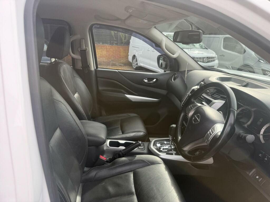 Nissan Navara 2.3 Dci Tekna Pickup Double Cab 4W White #13