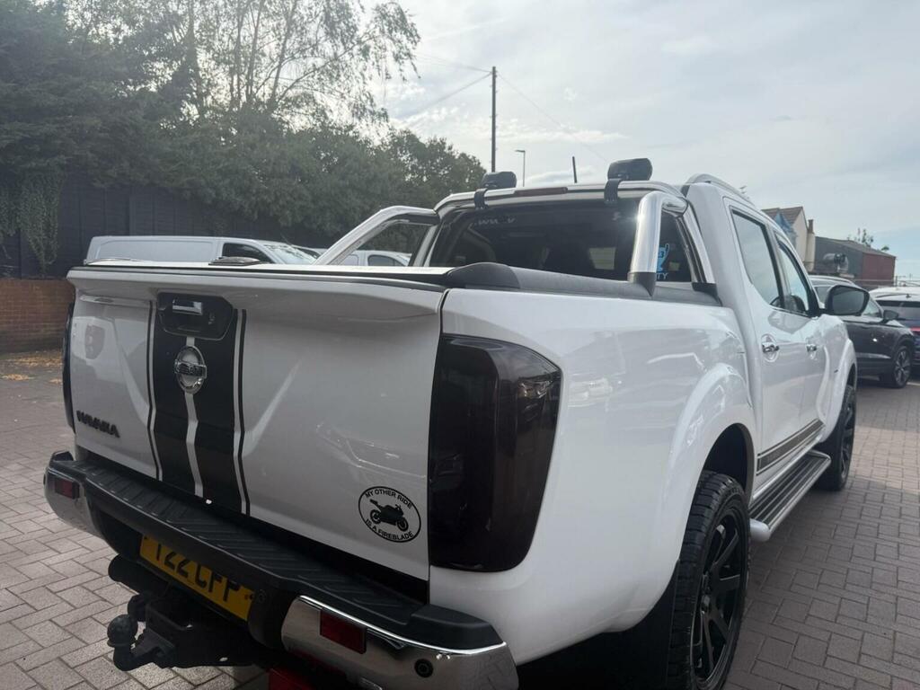 Nissan Navara 2.3 Dci Tekna Pickup Double Cab 4W White #10