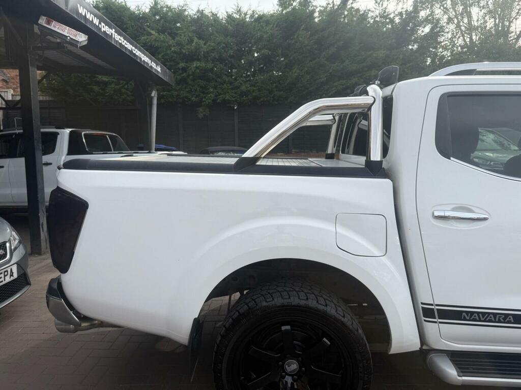 Nissan Navara 2.3 Dci Tekna Pickup Double Cab 4W White #22
