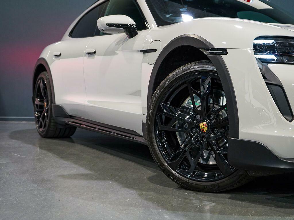 Porsche Taycan 4 Cross Turismo Blue #9