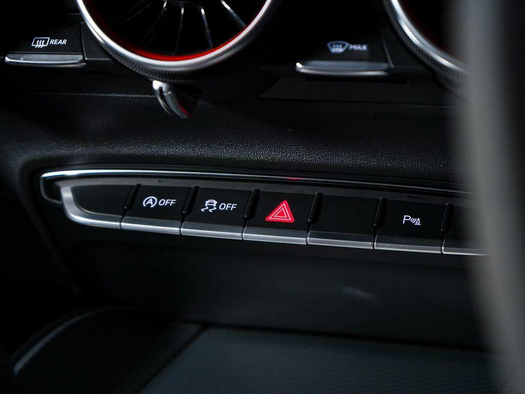 Audi TT RS Audi Tt Rs Coup- 2.5 Tfsi Quattro 400 Ps S Tronic Black #20