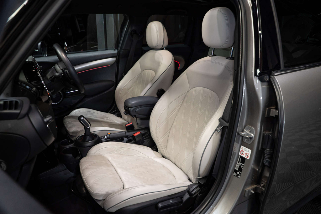 Mini Hatch Cooper S Exclusive RE69KPK Silver #3