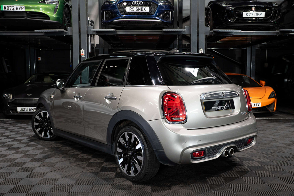 Mini Hatch Cooper S Exclusive RE69KPK Silver #2
