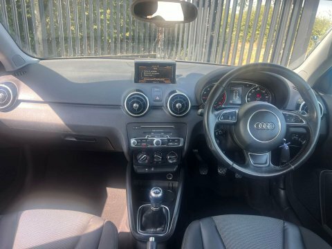 Audi A1 1.0 A1 Sportback MX67VZA Silver #4