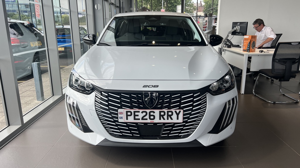 Peugeot 208 1.2 Hybrid 110 Allure E-dsc6 PJ26DSO #2