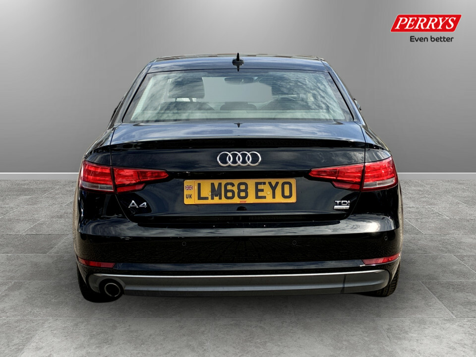 Audi A4 2.0 Tdi Ultra Se Black #6