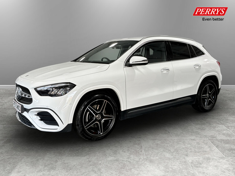 Mercedes-Benz GLA Class Gla 200 Amg Line Executive White #3