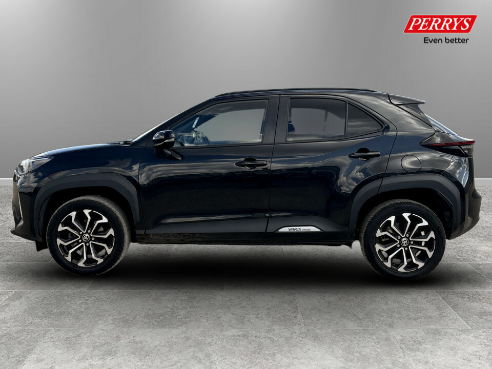 Toyota Yaris Cross 1.5 Hybrid Design Cvt FN73OCX Black #4