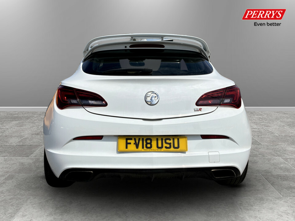Vauxhall Astra GTC 2.0T 16V Vxr White #6