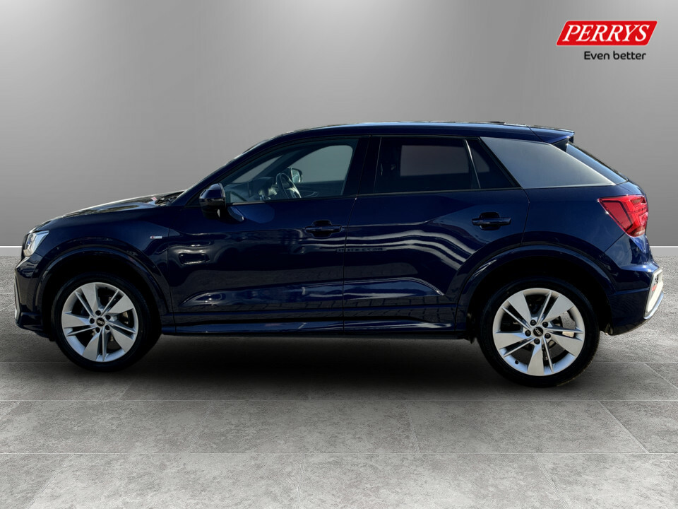 Audi Q2 30 Tfsi S Line EK22XJV Blue #4