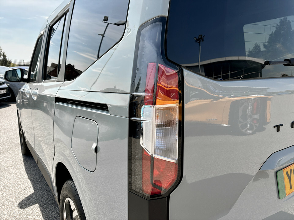Ford Tourneo Courier 1.0 Ecoboost Active Euro 6 Ss Grey #11
