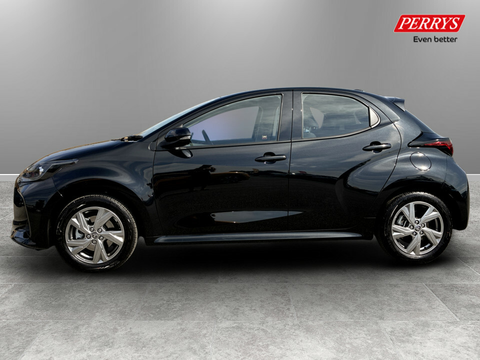 Toyota Yaris 1.5 Hybrid Icon Cvt Black #4