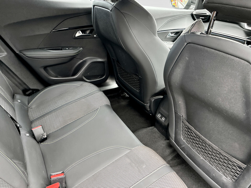 Peugeot e-2008 115Kw Gt 54Kwh Black #14