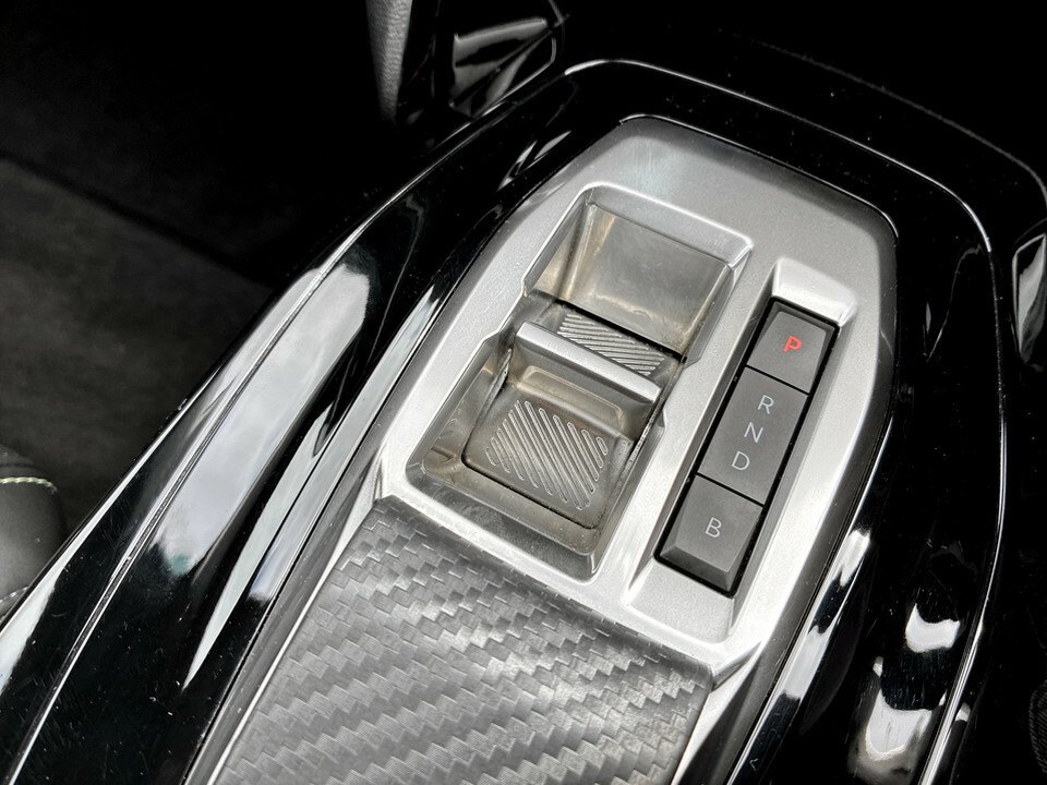 Peugeot e-2008 115Kw Gt 54Kwh Black #23
