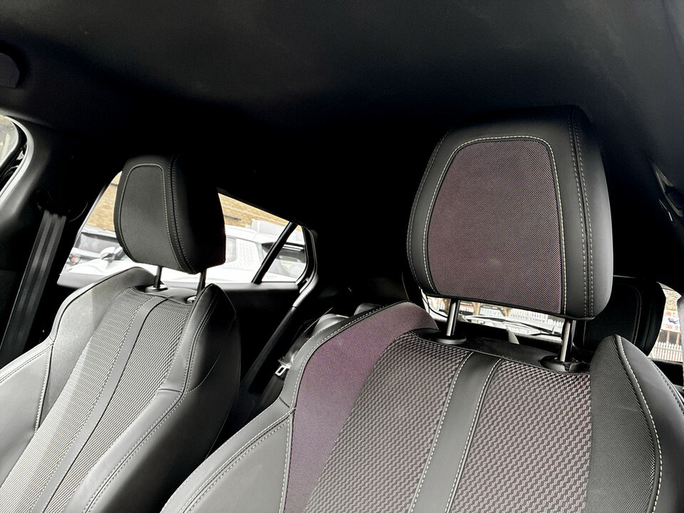 Peugeot e-2008 115Kw Gt 54Kwh Black #13