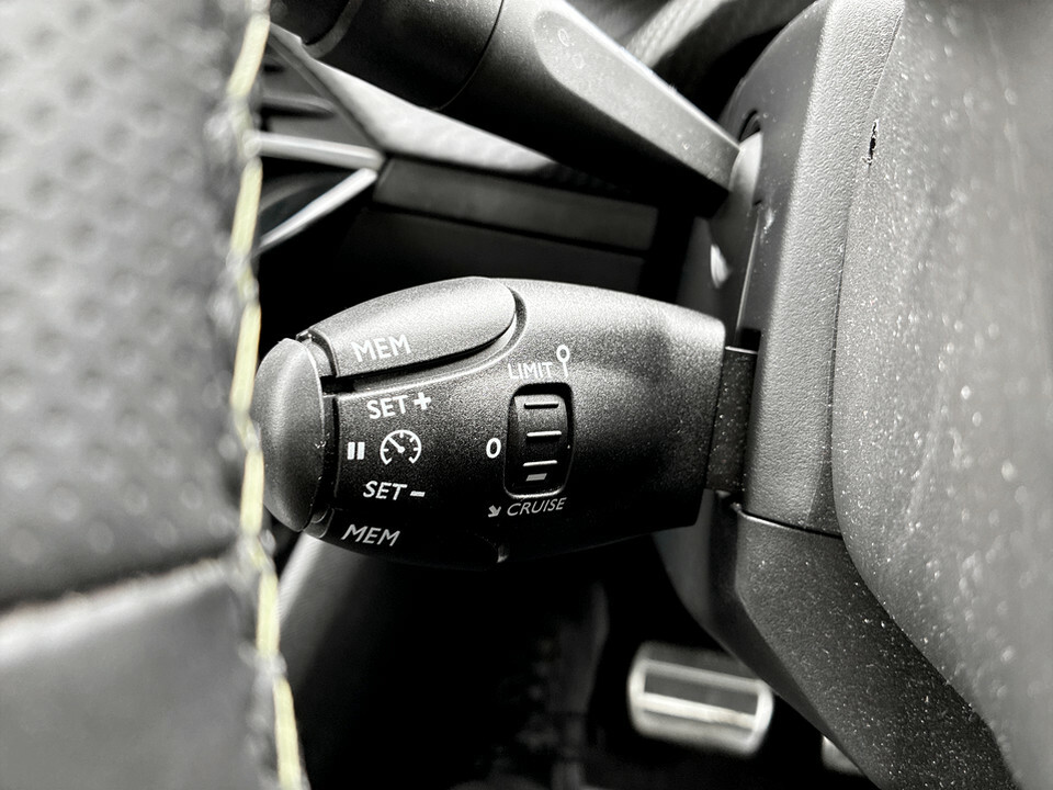 Peugeot e-2008 115Kw Gt 54Kwh Black #31