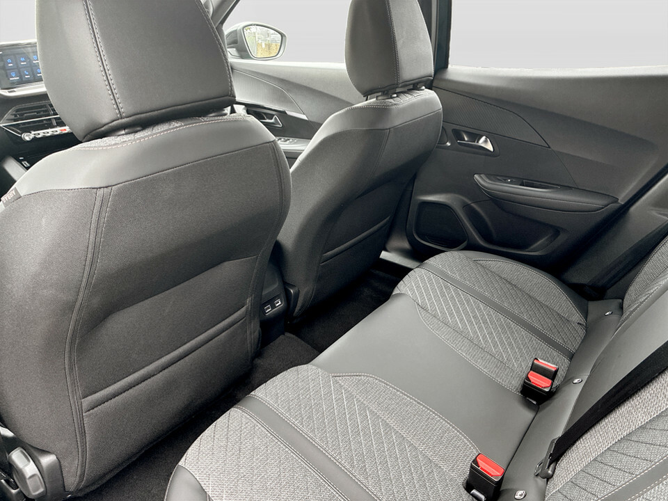 Peugeot 2008 1.2 Puretech 130 Allure Eat8 Grey #18