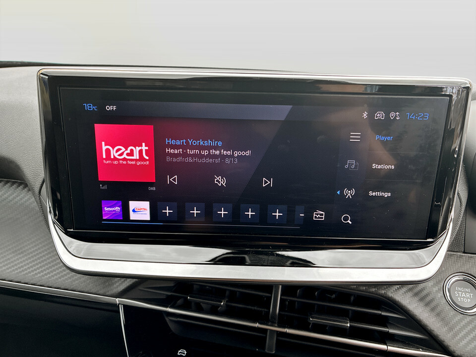 Peugeot 2008 1.2 Puretech 130 Allure Eat8 Grey #37