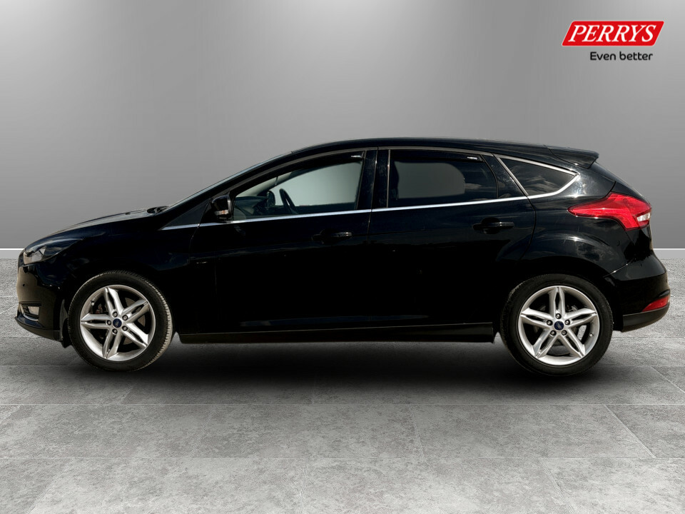 Ford Focus 1.5 Ecoboost Titanium Black #4