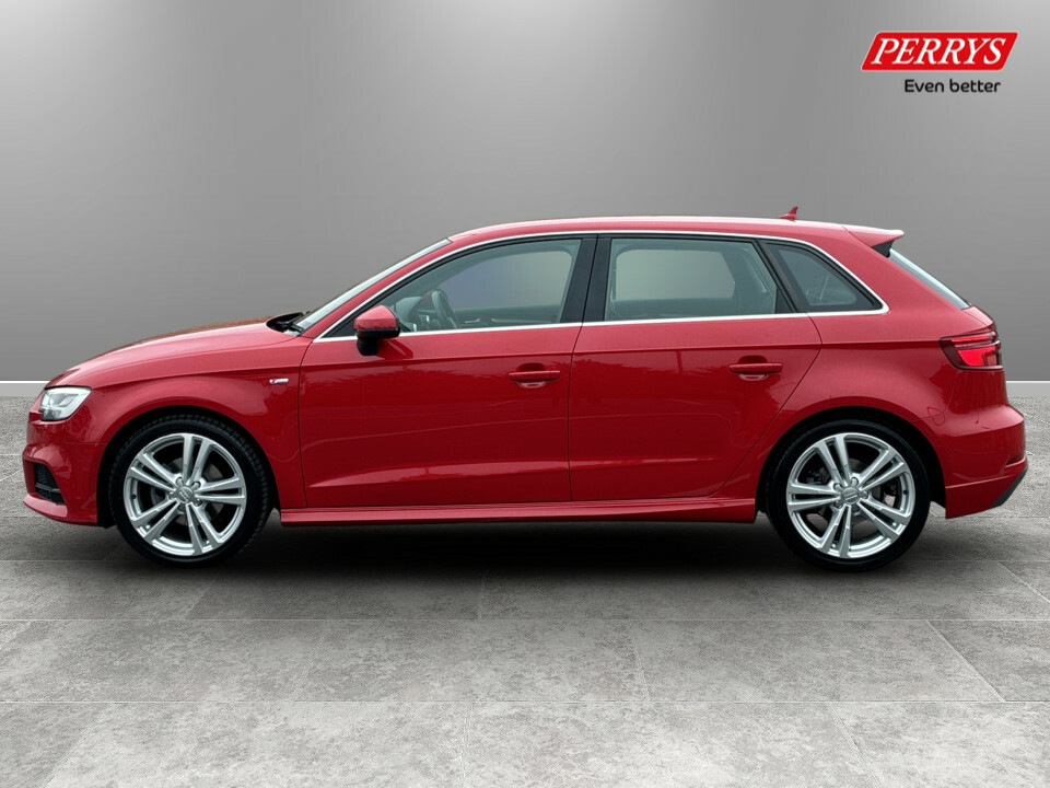 Audi A3 1.5 Tfsi S Line Red #4