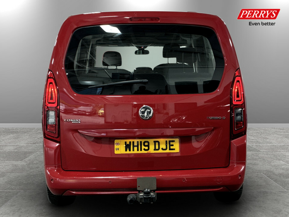 Vauxhall Combo Life 1.5 Turbo D 130 Energy Red #6