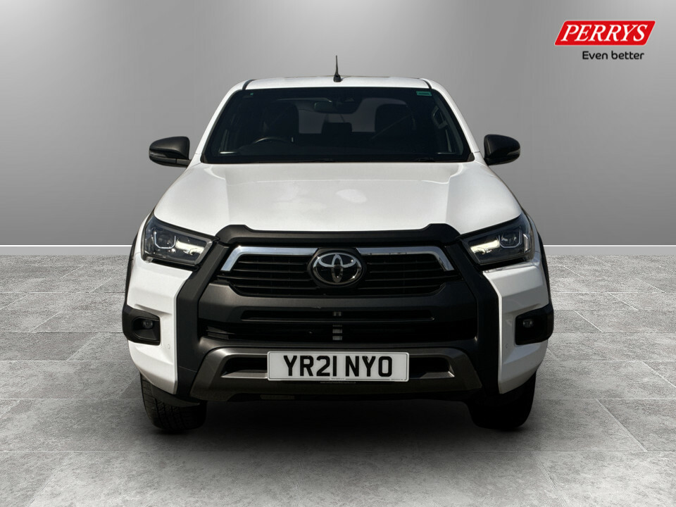 Toyota HILUX Invincible X Dcab Pick Up 2.8 D-4d White #2