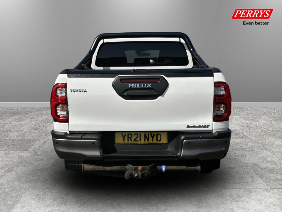 Toyota HILUX Invincible X Dcab Pick Up 2.8 D-4d White #6