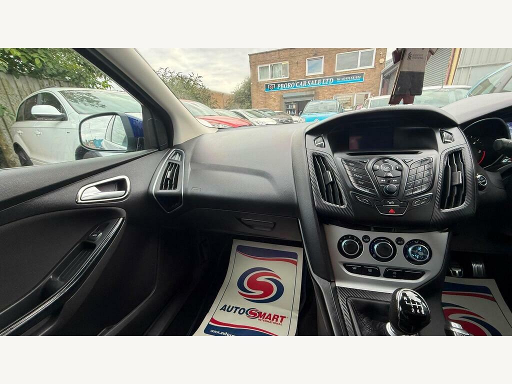 Ford Focus 1.0T Ecoboost Titanium Estate Eu Red #15