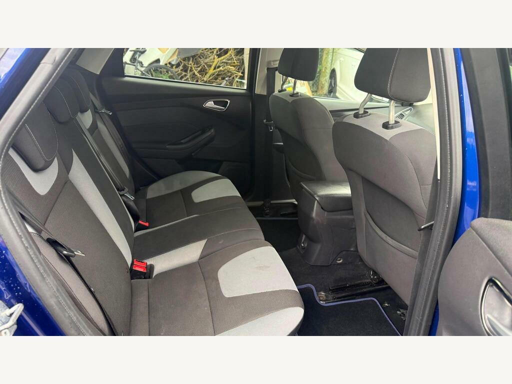 Ford Focus 1.0T Ecoboost Titanium Estate Eu Red #11