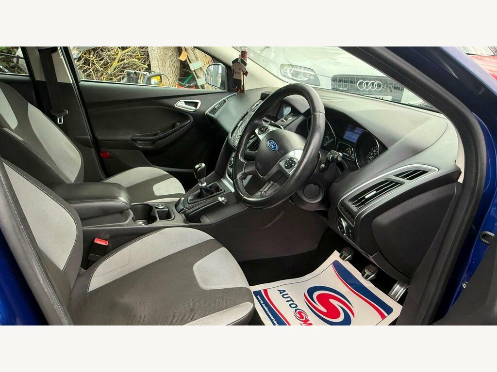 Ford Focus 1.0T Ecoboost Titanium Estate Eu Red #14