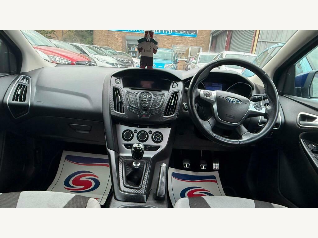 Ford Focus 1.0T Ecoboost Titanium Estate Eu Red #6