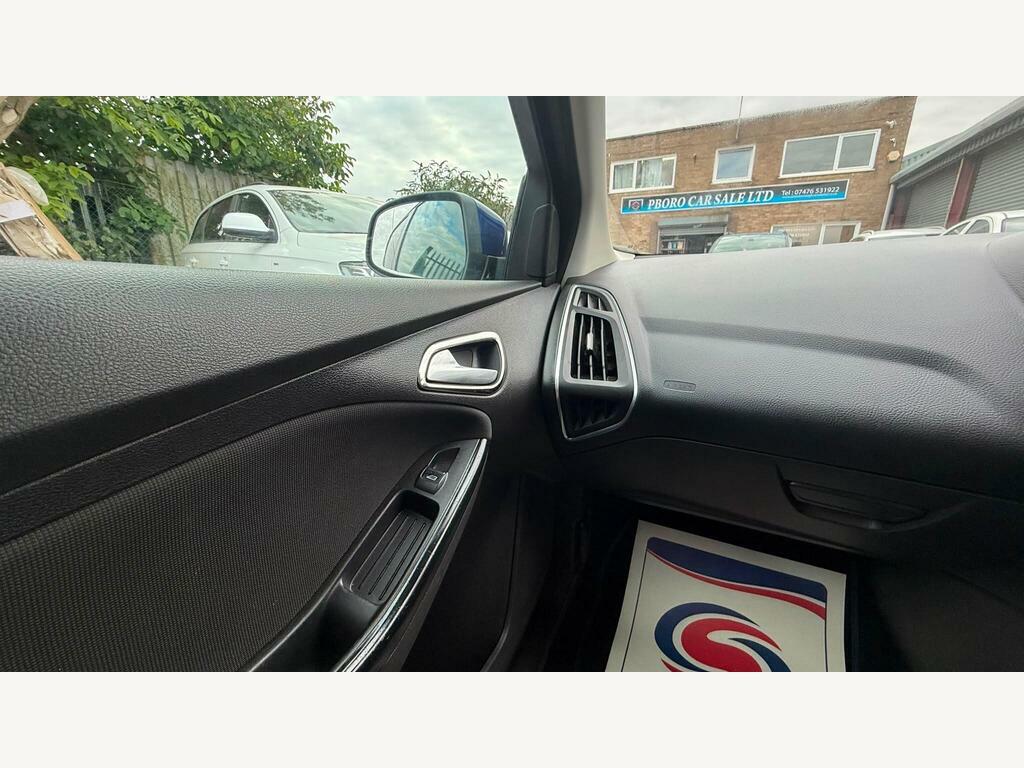Ford Focus 1.0T Ecoboost Titanium Estate Eu Red #19