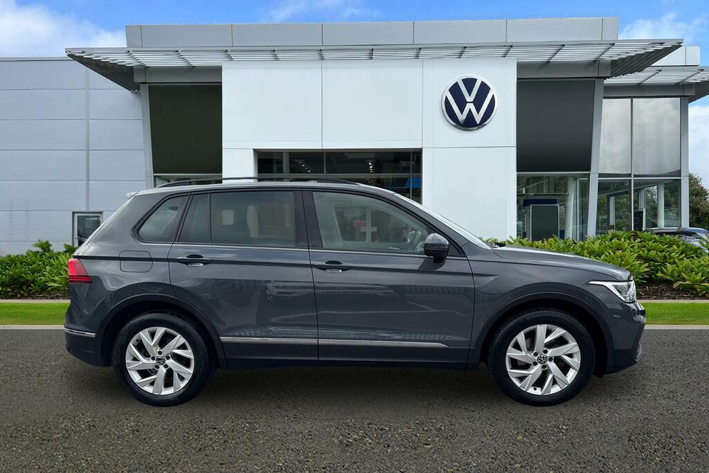 Volkswagen Tiguan 1.5 Tsi 150 Life MM21OKP #4