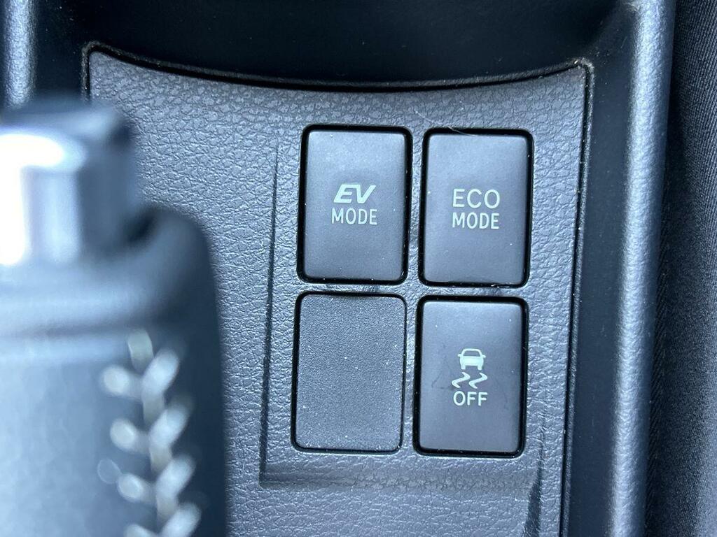 Toyota Yaris Excel Hev Cvt Red #28