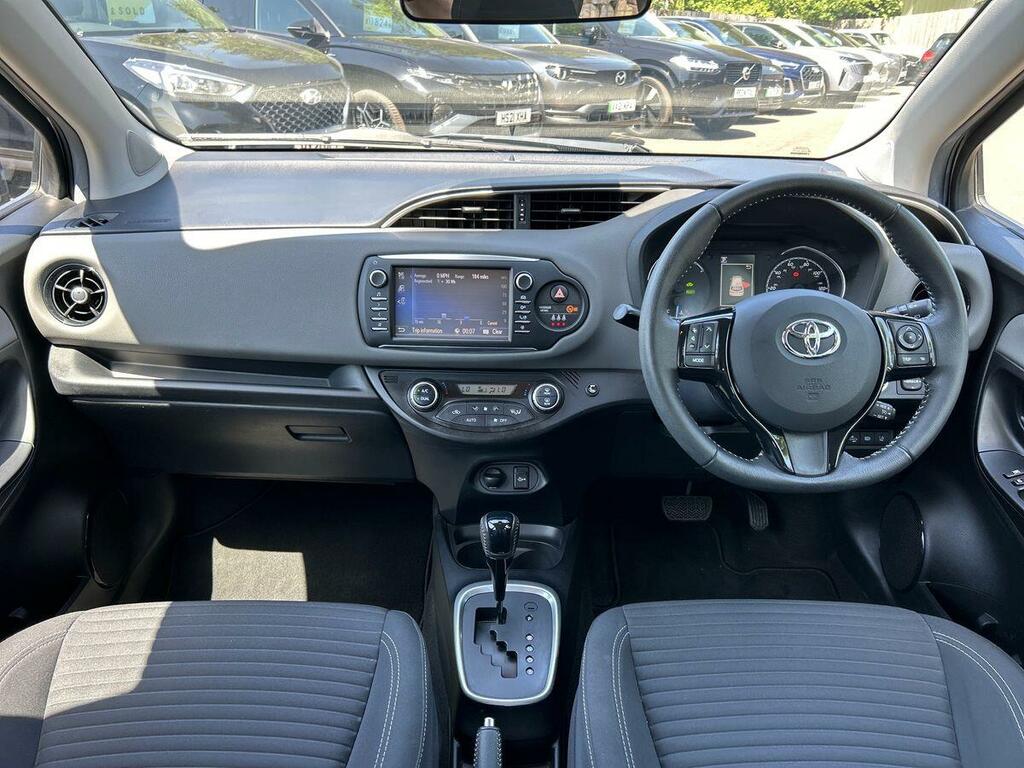 Toyota Yaris Excel Hev Cvt Red #10